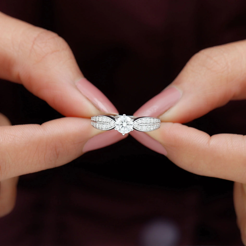 Moissanite Engagement Ring with Side Stones, 1 Carat, 925 Sterling Silver T644