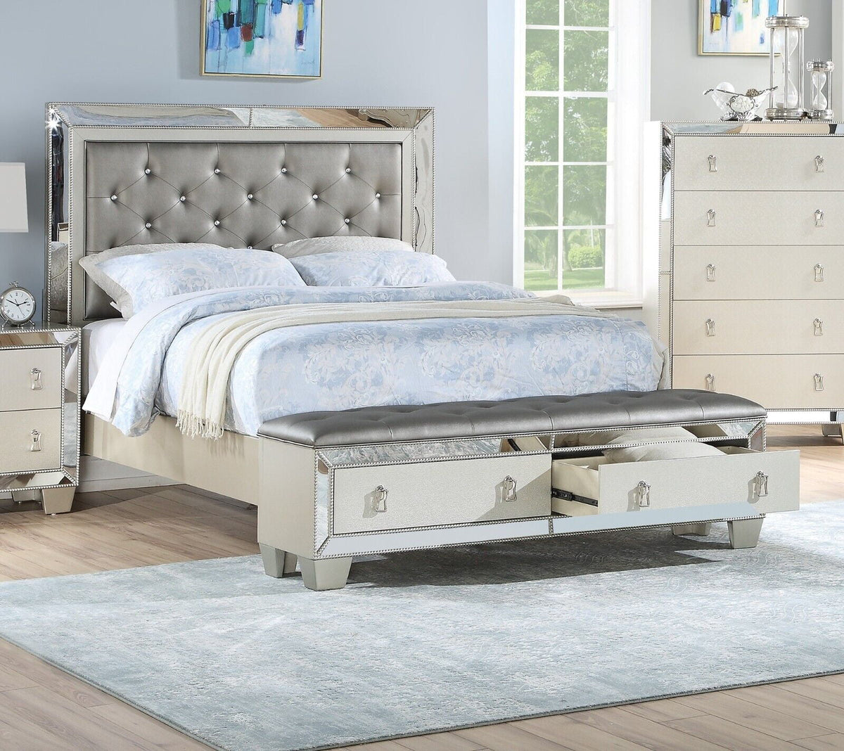 King Size 3pc Bedroom Set with Tufted Headboard and Nightstands H9669