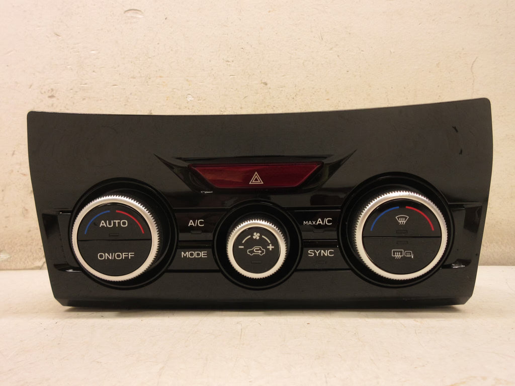 Pre-Owned Subaru Forester Auto Dual AC Heater Climate Temperature Control OEM D44695