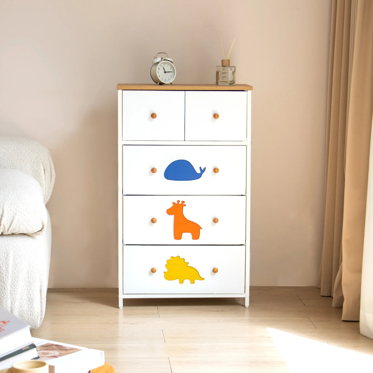 White 5 Drawer Dresser O80882