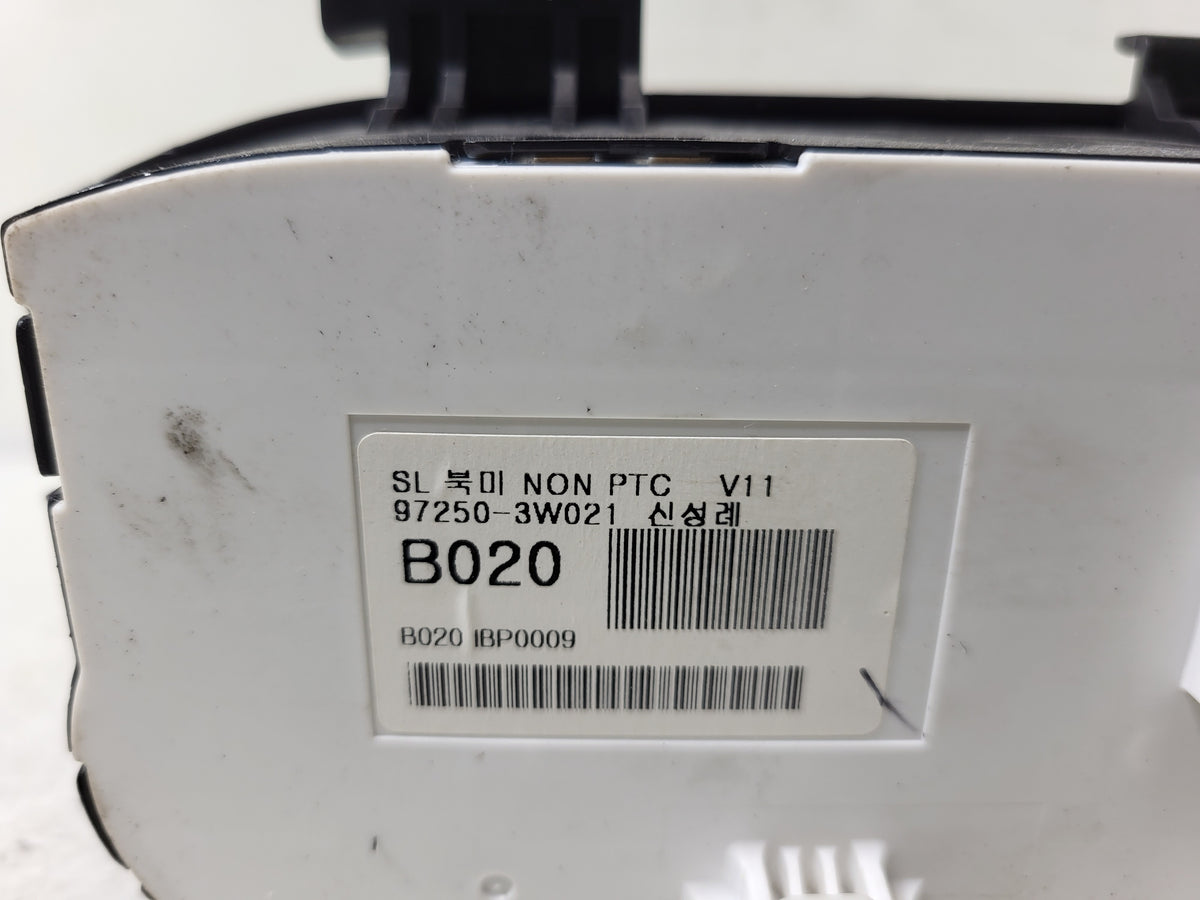 Pre-Owned Kia Sportage A/C Heat Temperature Control Unit K7501