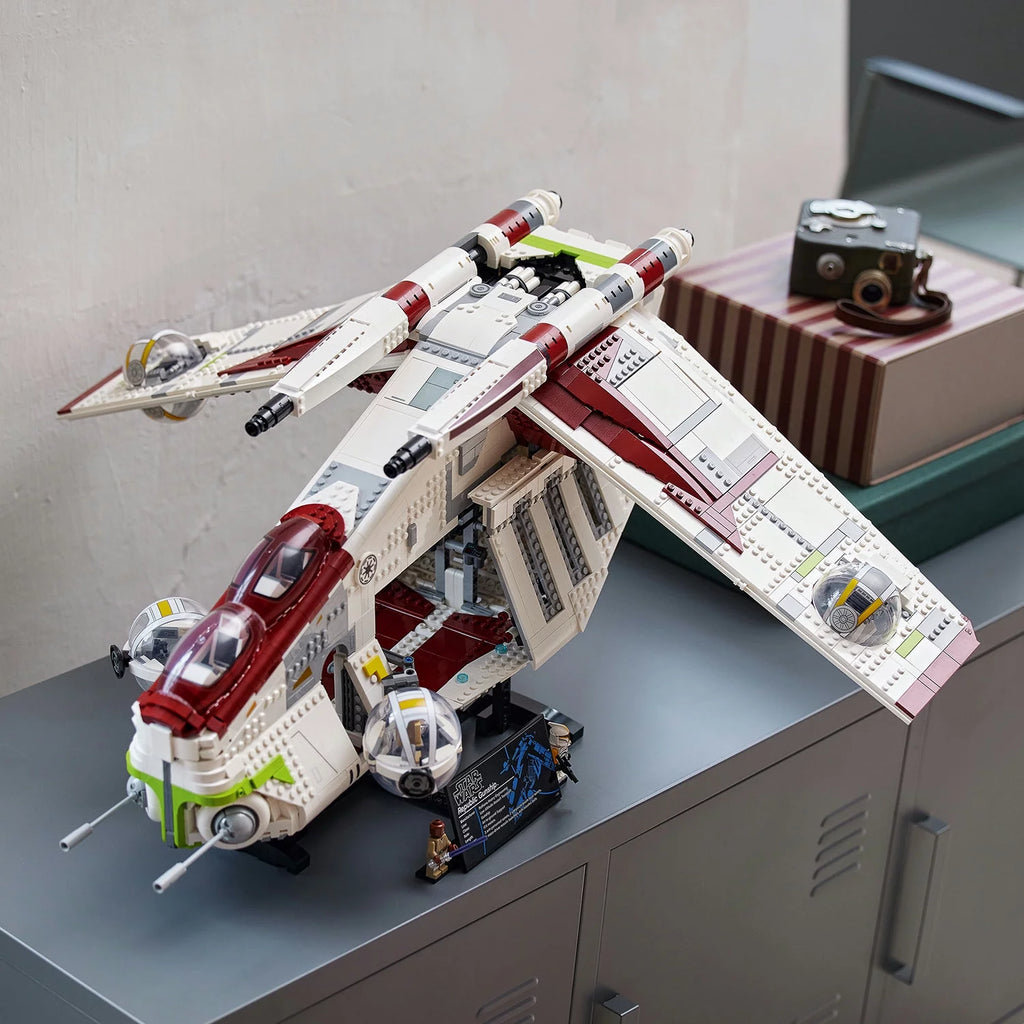 Star Wars Republic Gunship Display Model Kit H665630